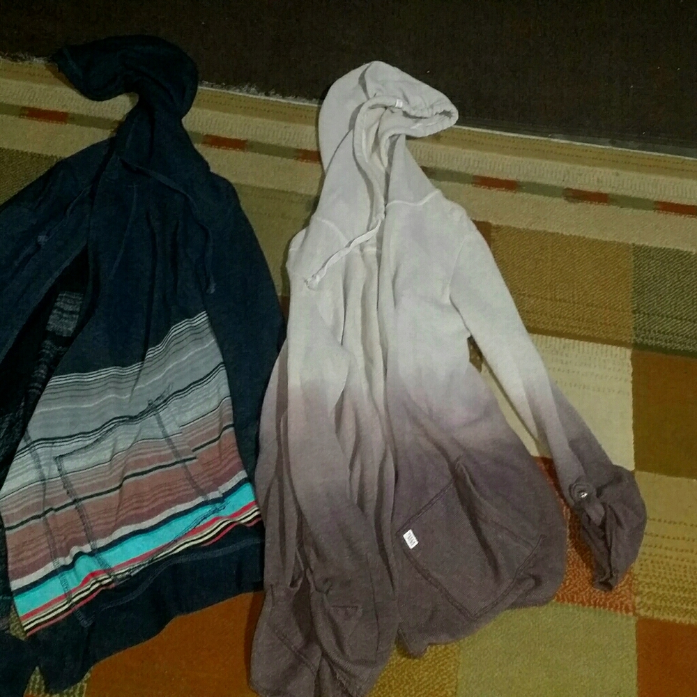 Billabong cardigan lot size medium